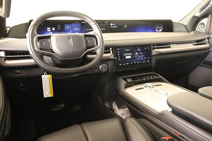 2027 Lincoln Navigator