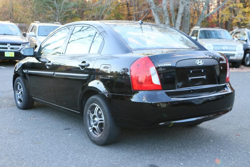 2009 Hyundai Accent GLS image 4