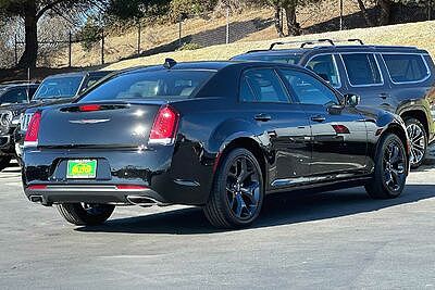 2023 Chrysler 300 S image 4