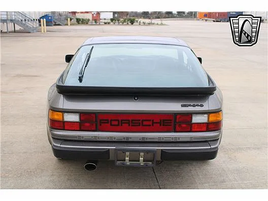 1984 Porsche 944 null image 3