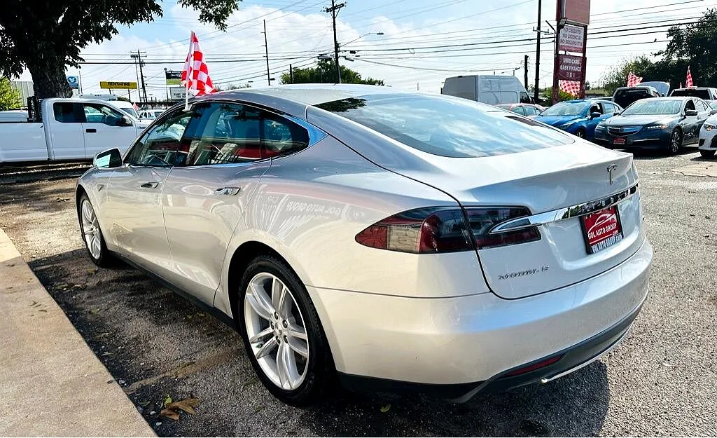 2014 Tesla Model S Base image 5