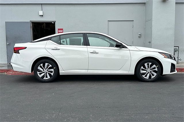 2025 Nissan Altima