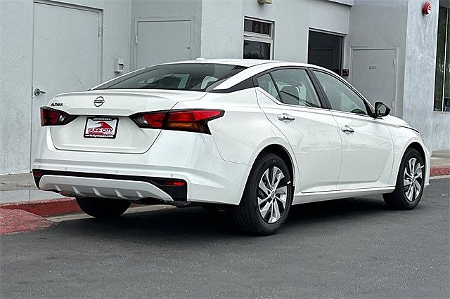 2025 Nissan Altima