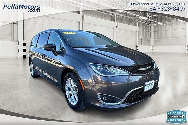 2018 Chrysler Pacifica Touring image 0