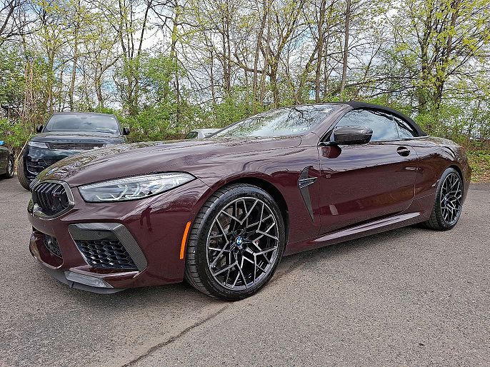 2022 BMW M8