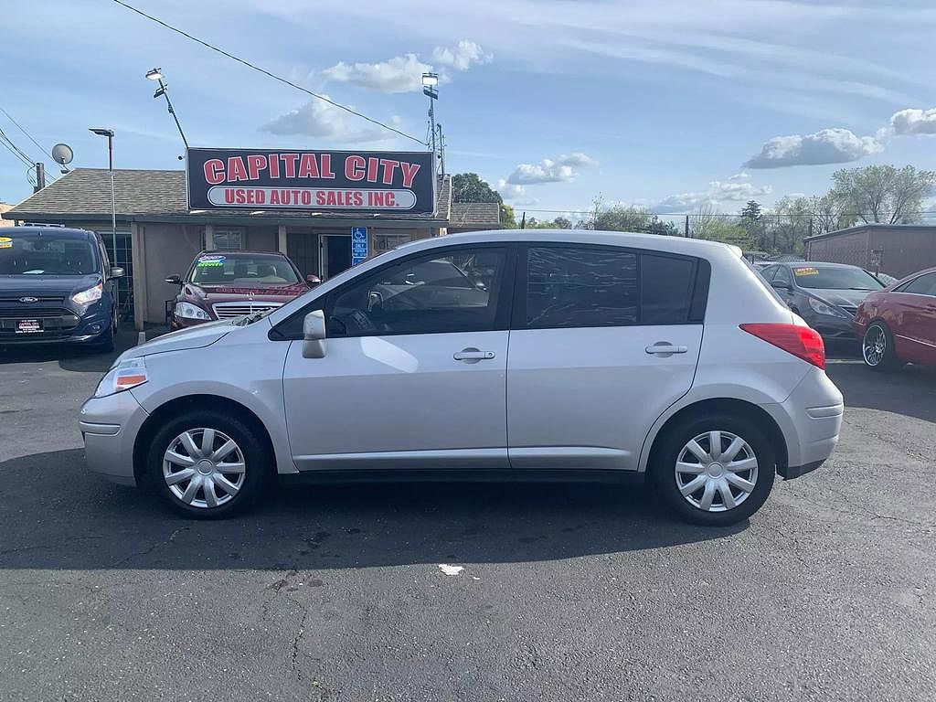 2007 Nissan Versa S image 0