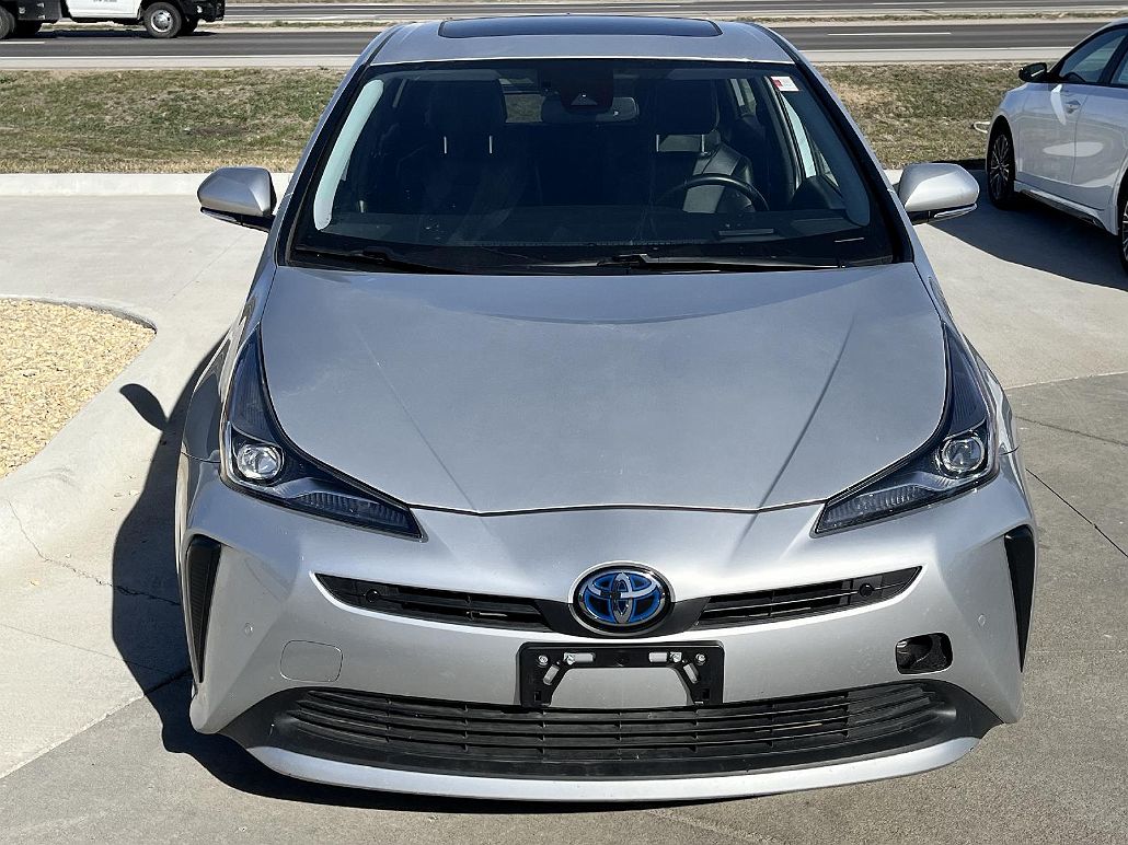 2020 Toyota Prius XLE image 1