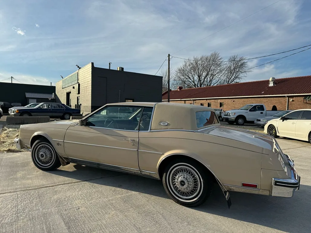 1985 Buick Riviera null image 4