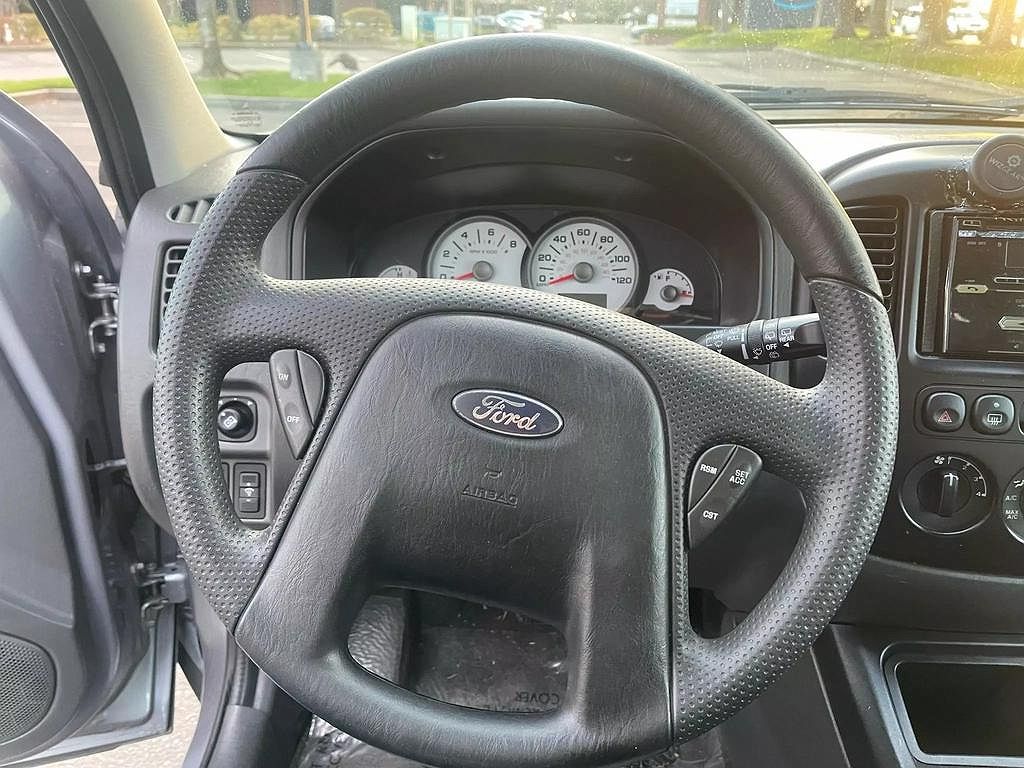 2007 Ford Escape XLS image 11