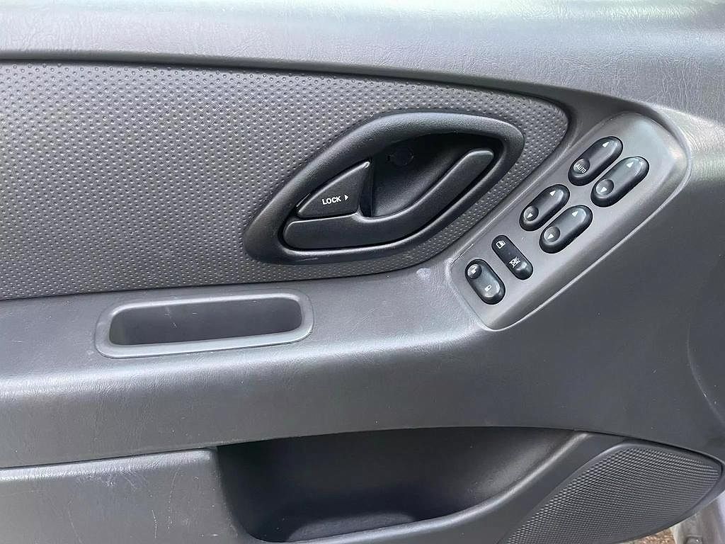 2007 Ford Escape XLS image 8