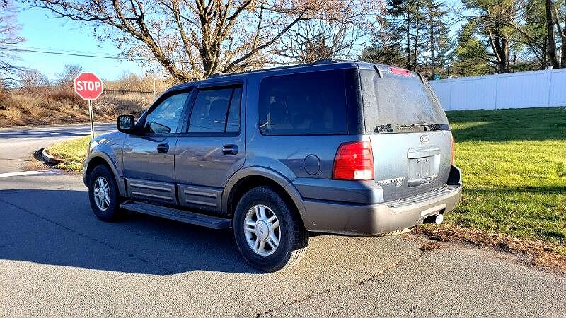 2004 Ford Expedition XLT image 2