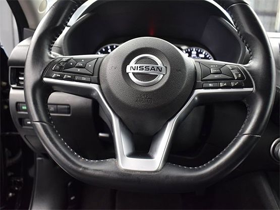 2020 Nissan Sentra SV photo 11