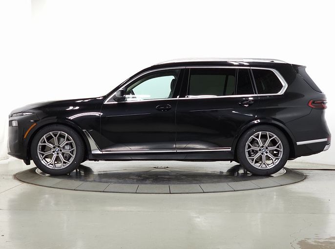 2025 BMW X7