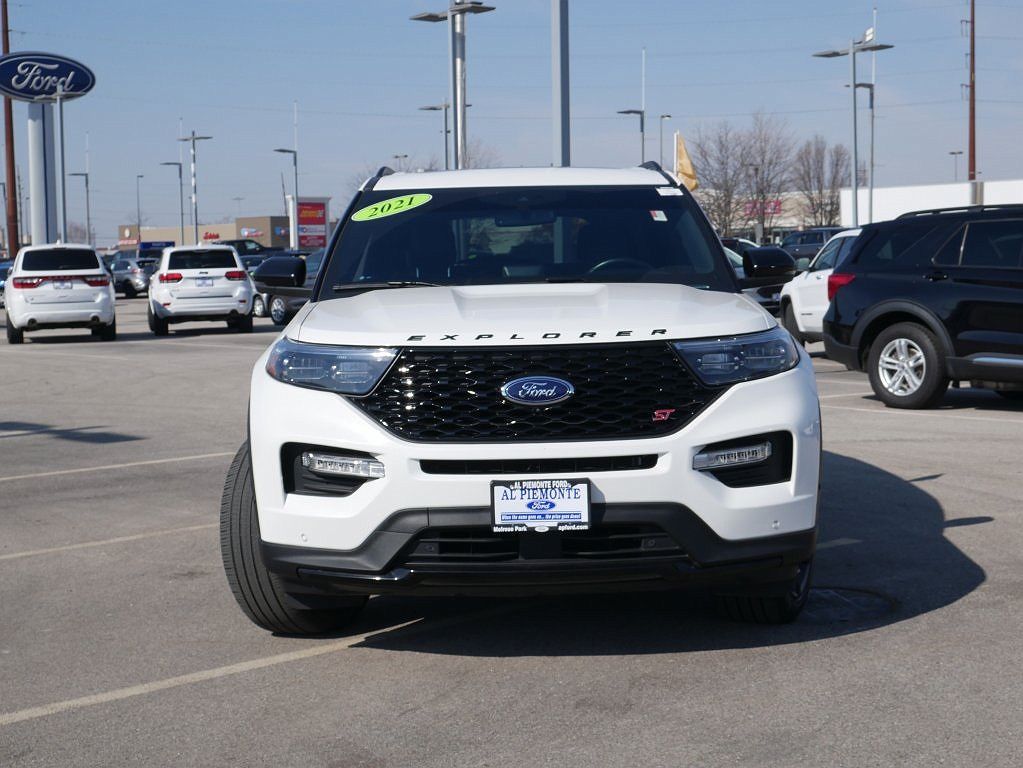 2021 Ford Explorer ST image 1