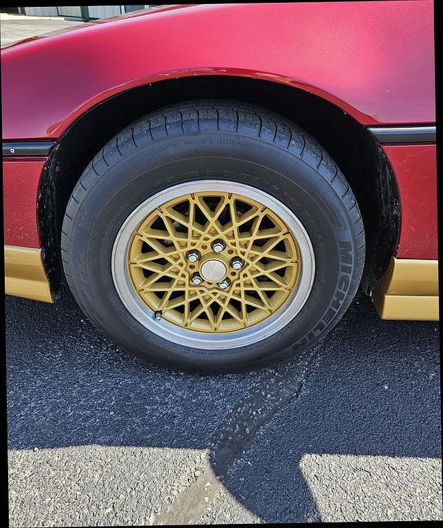 1986 Pontiac Fiero GT image 10