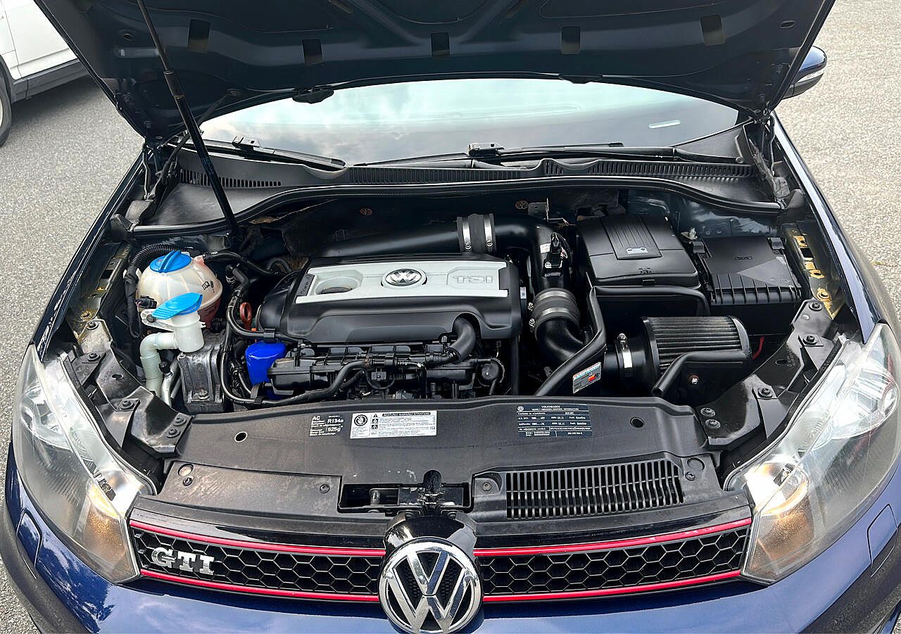 2011 Volkswagen GTI Autobahn image 19