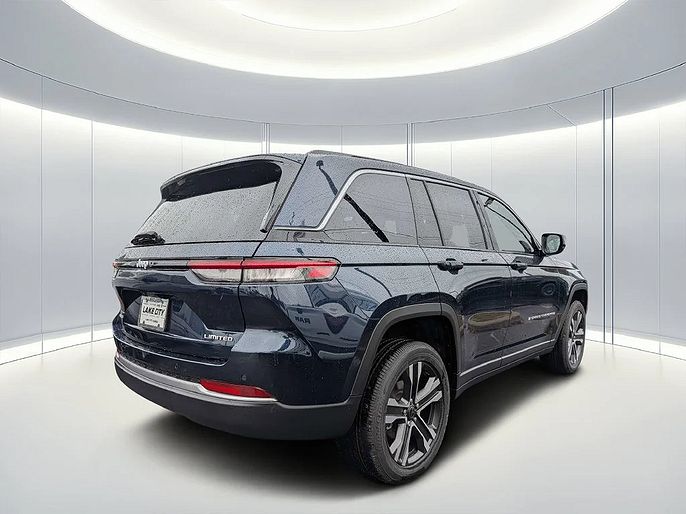 2027 Jeep Grand Cherokee