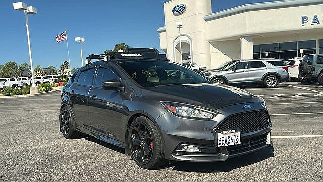 2018 Ford Focus ST image 0
