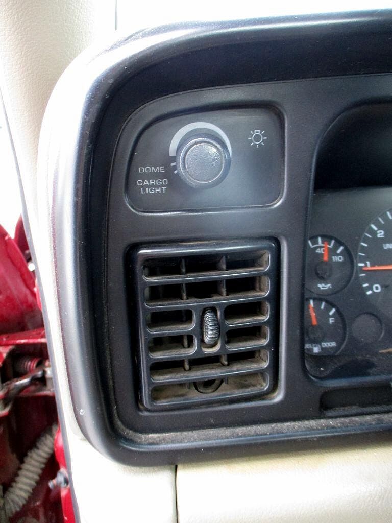 1995 Dodge Ram 1500 LT image 16