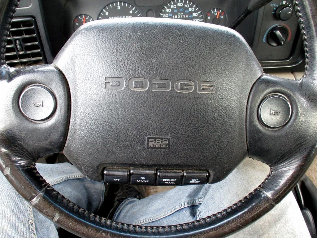1995 Dodge Ram 1500 LT image 17