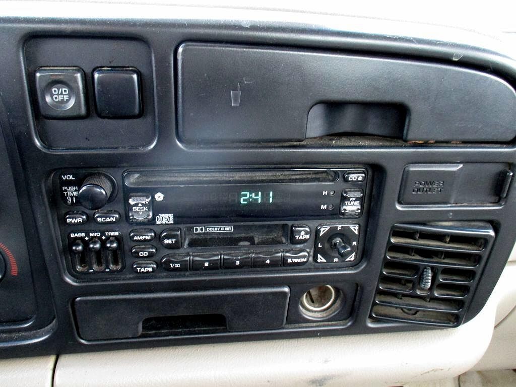 1995 Dodge Ram 1500 LT image 21