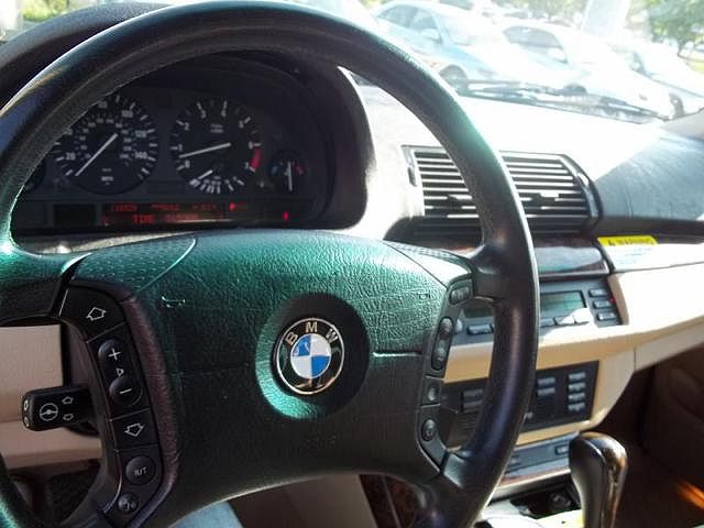 2004 BMW X5 3.0i image 32