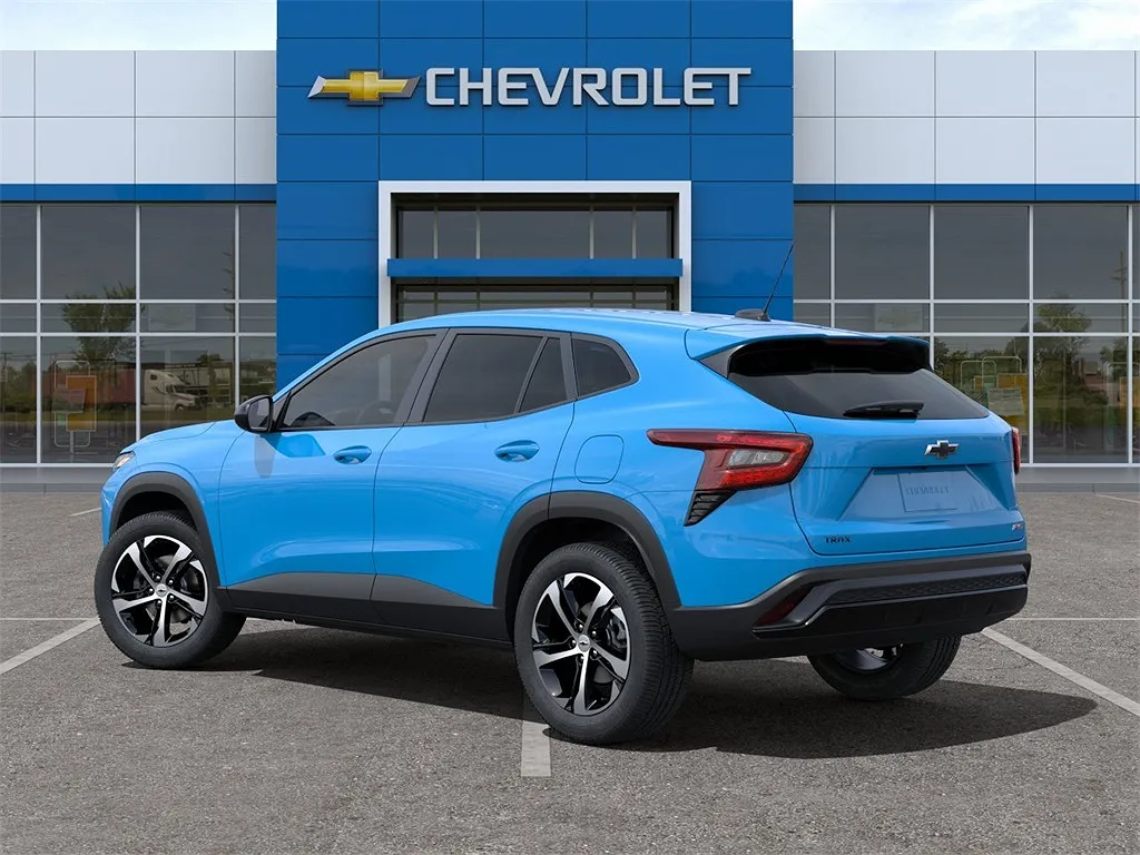 2024 Chevrolet Trax RS image 2