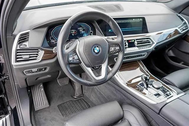 2023 BMW X5 xDrive45e image 2