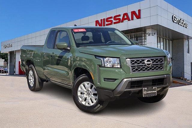 2022 Nissan Frontier SV image 0