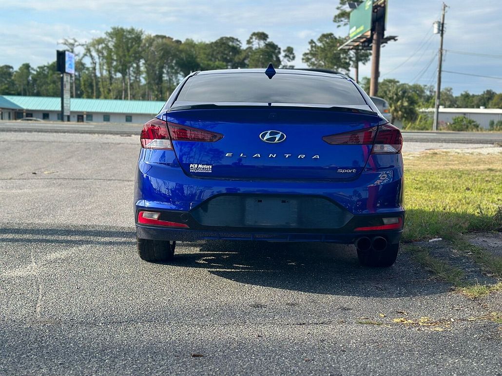 2019 Hyundai Elantra Sport image 3