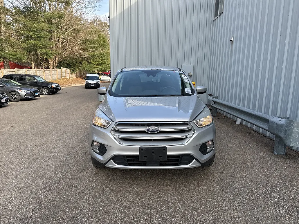2019 Ford Escape SE image 1