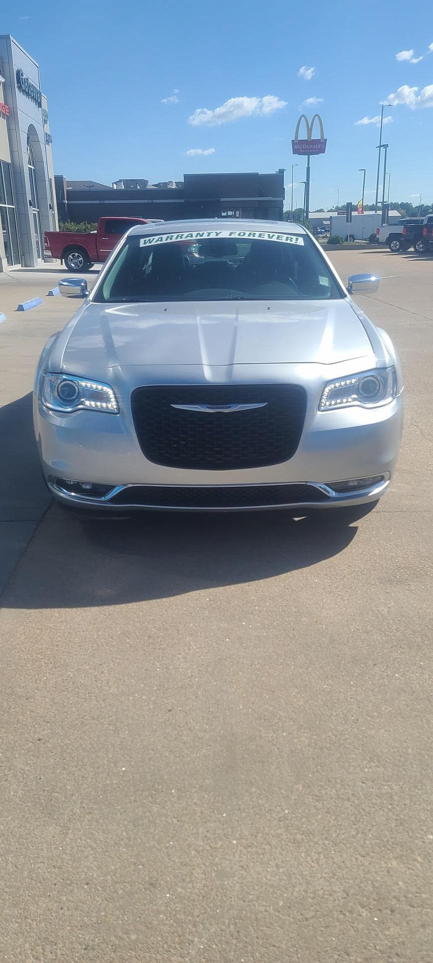 2020 Chrysler 300 Limited Edition image 2