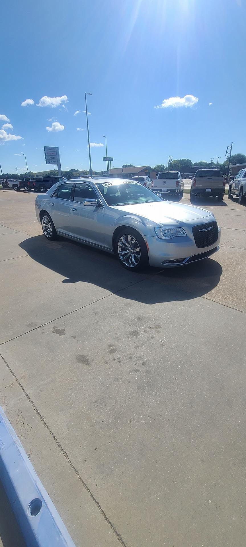 2020 Chrysler 300 Limited Edition image 3