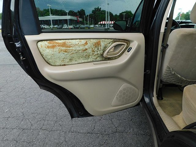 2003 Mazda Tribute