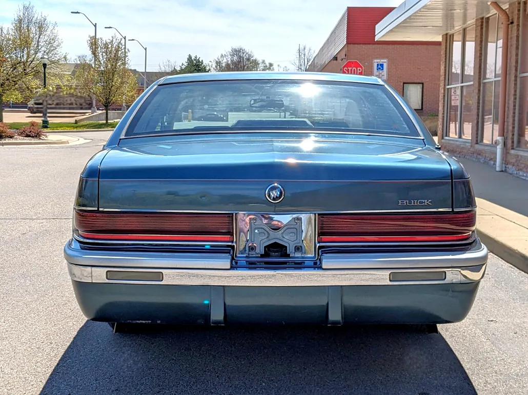 1995 Buick Roadmaster null image 4