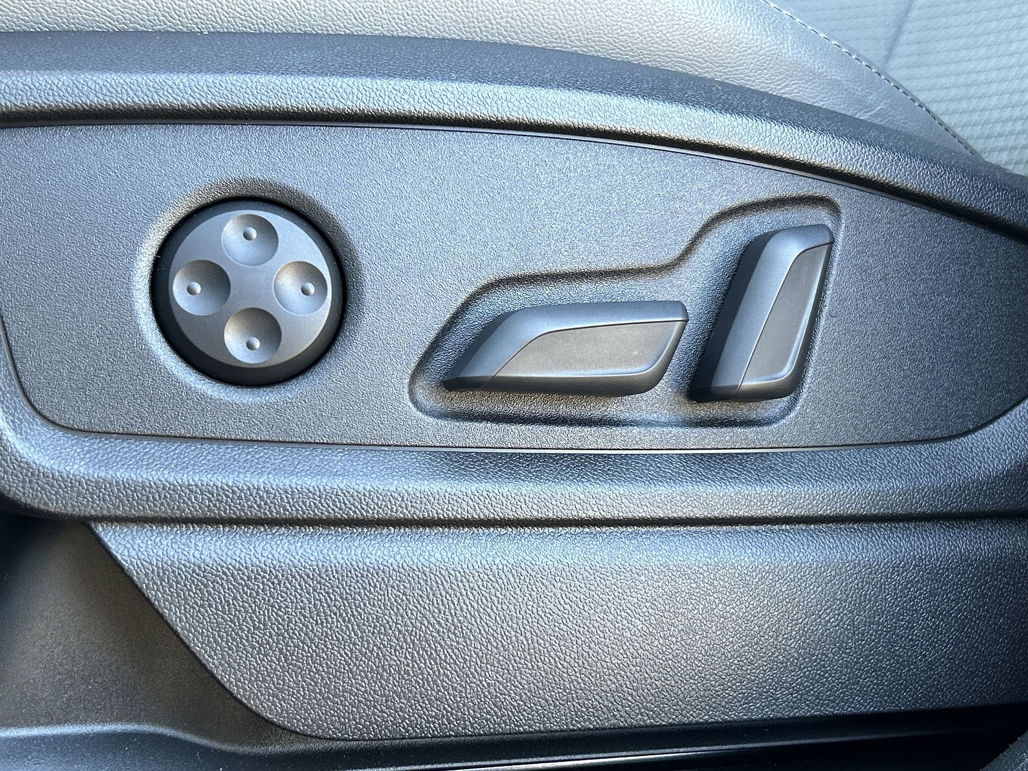 2022 Audi SQ5 Premium image 14