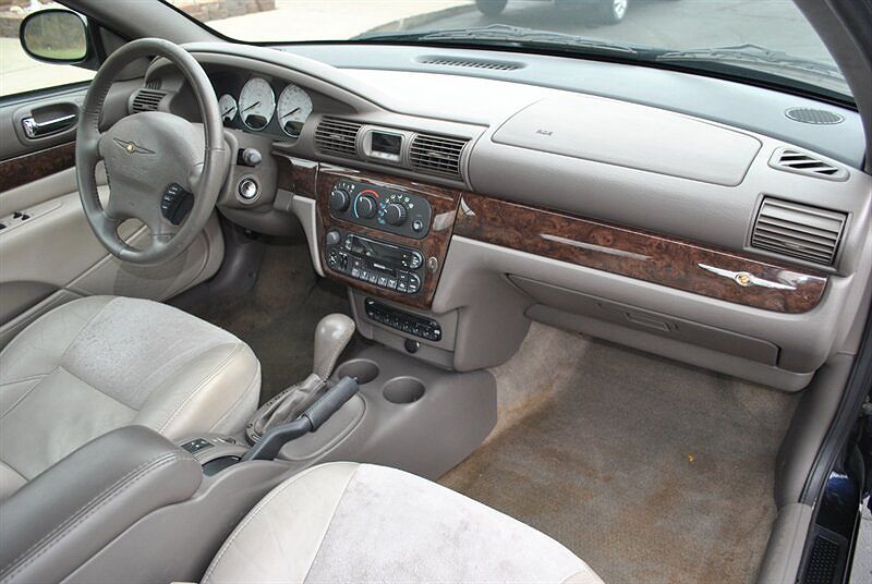 2004 Chrysler Sebring Limited image 9