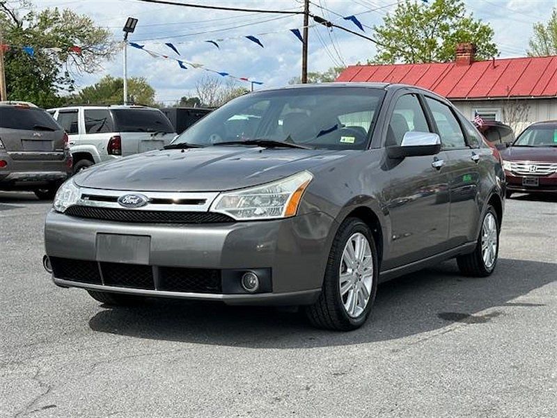 2011 Ford Focus SEL image 1