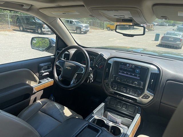 2015 Chevrolet Silverado 1500 LTZ image 2