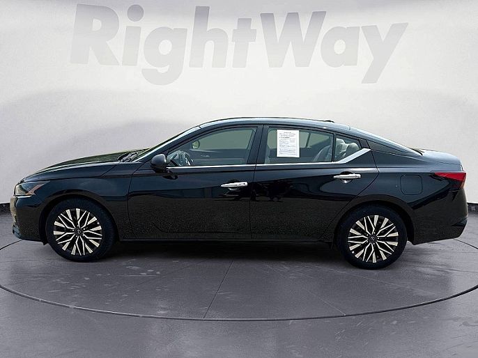 2025 Nissan Altima