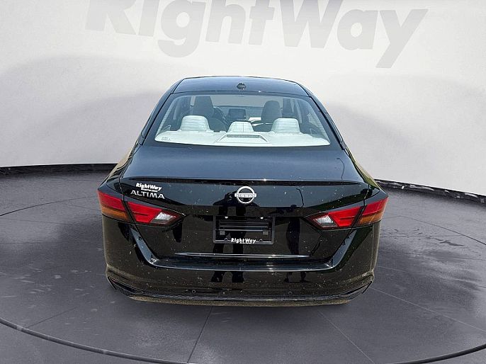 2025 Nissan Altima