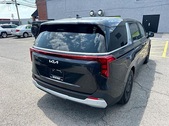 2025 Kia Carnival