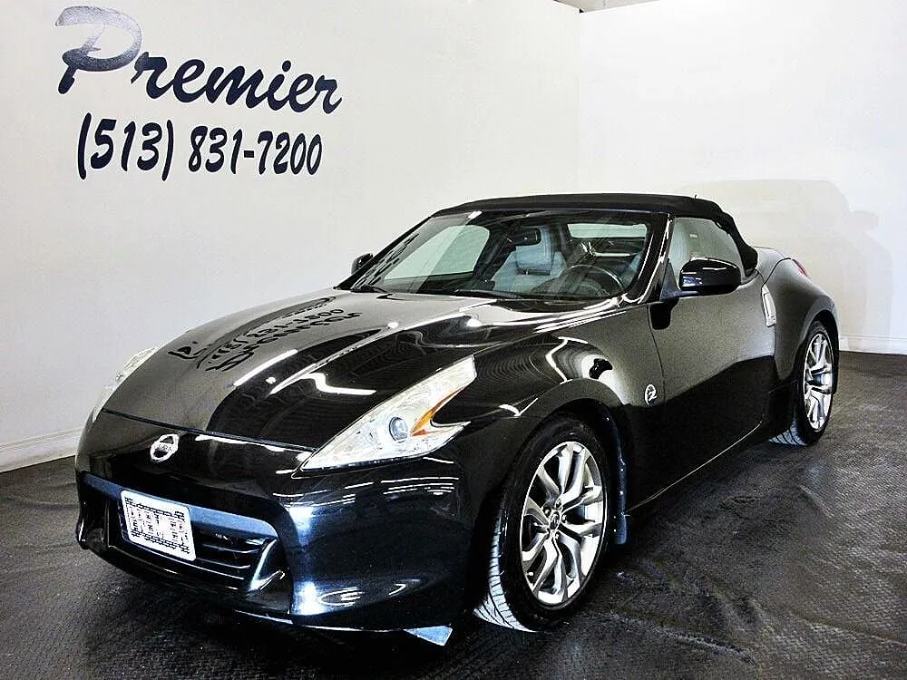 2010 Nissan Z 370Z image 0