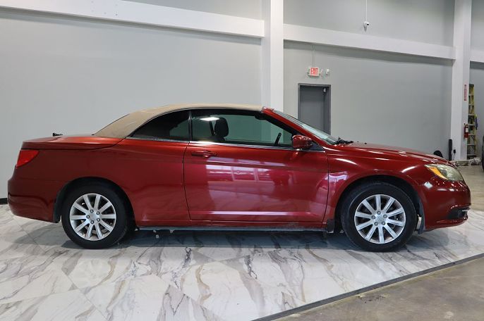 2013 Chrysler 200