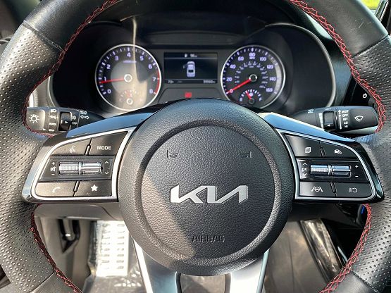 2023 Kia Forte GT photo 11