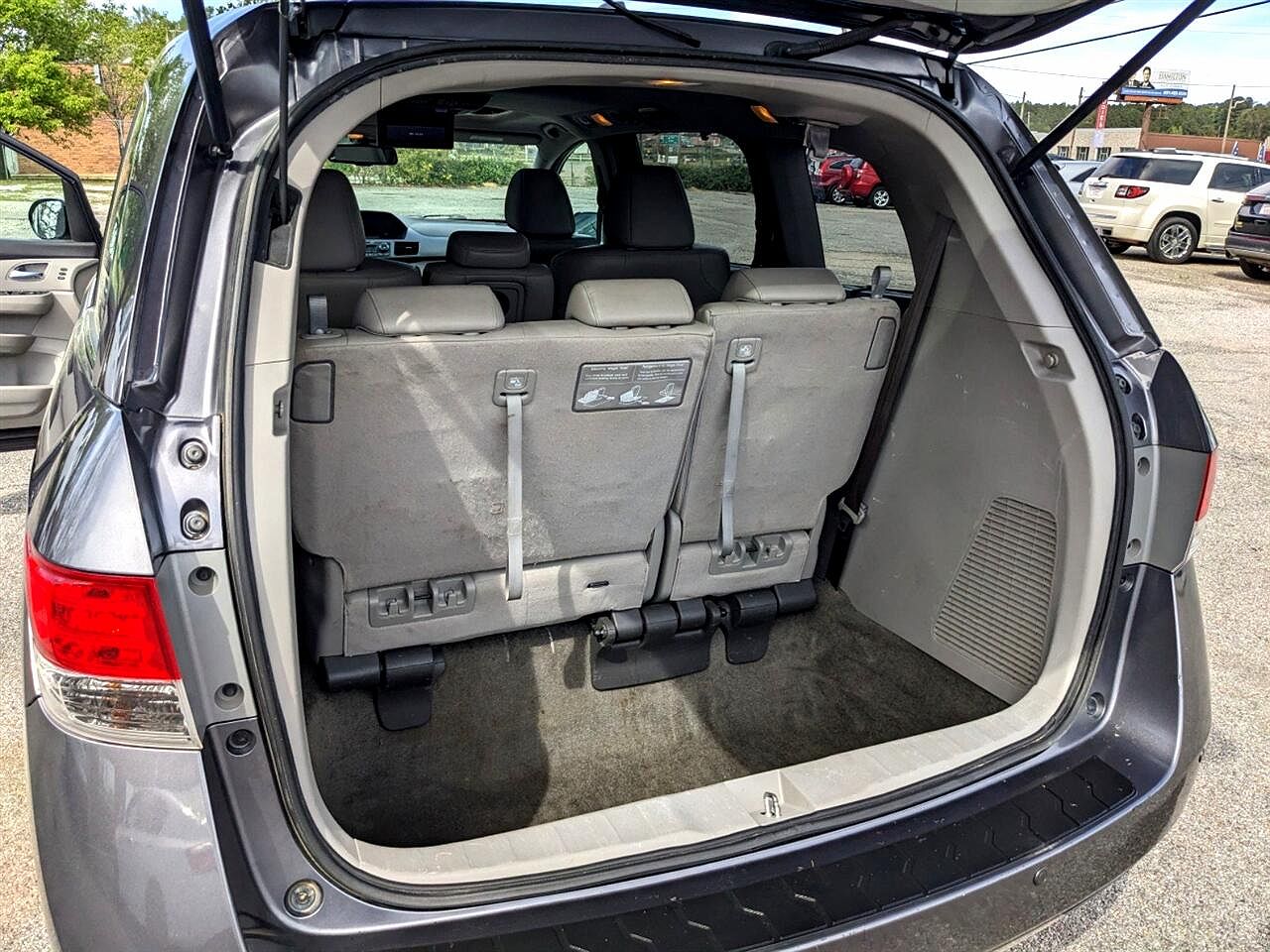 2015 Honda Odyssey Touring image 14
