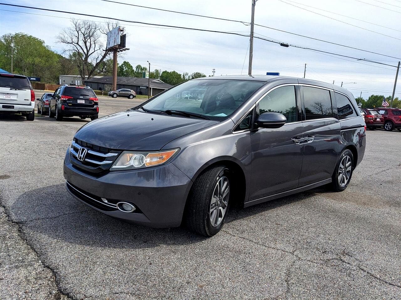 2015 Honda Odyssey Touring image 2