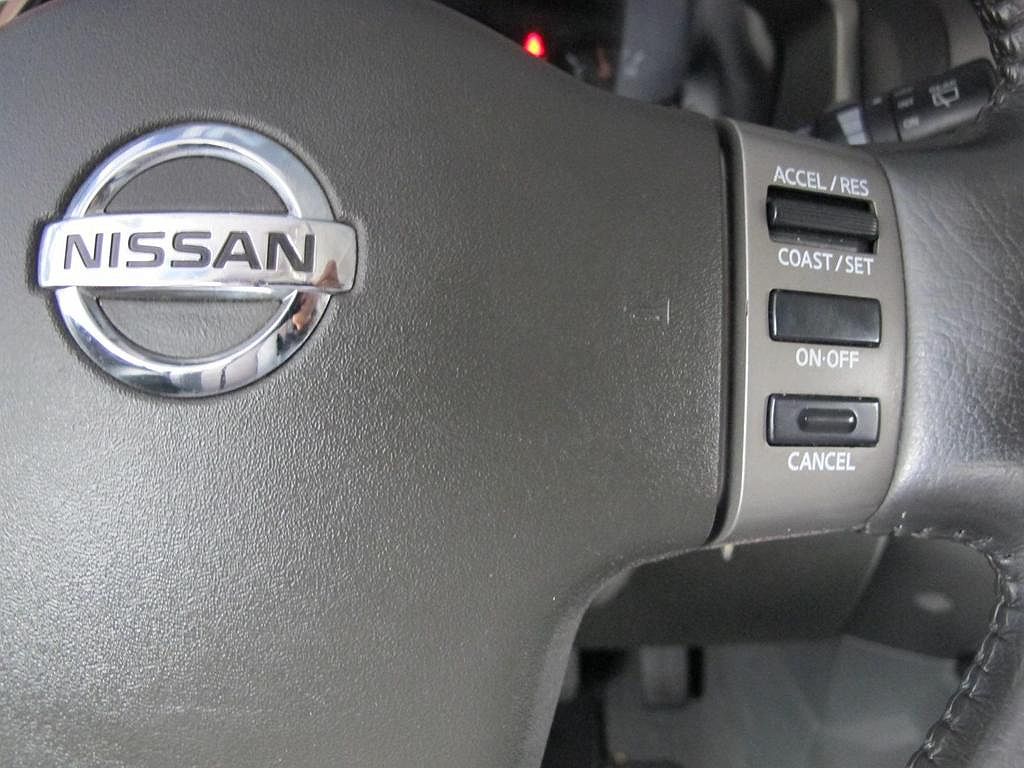 2005 Nissan Armada SE image 22