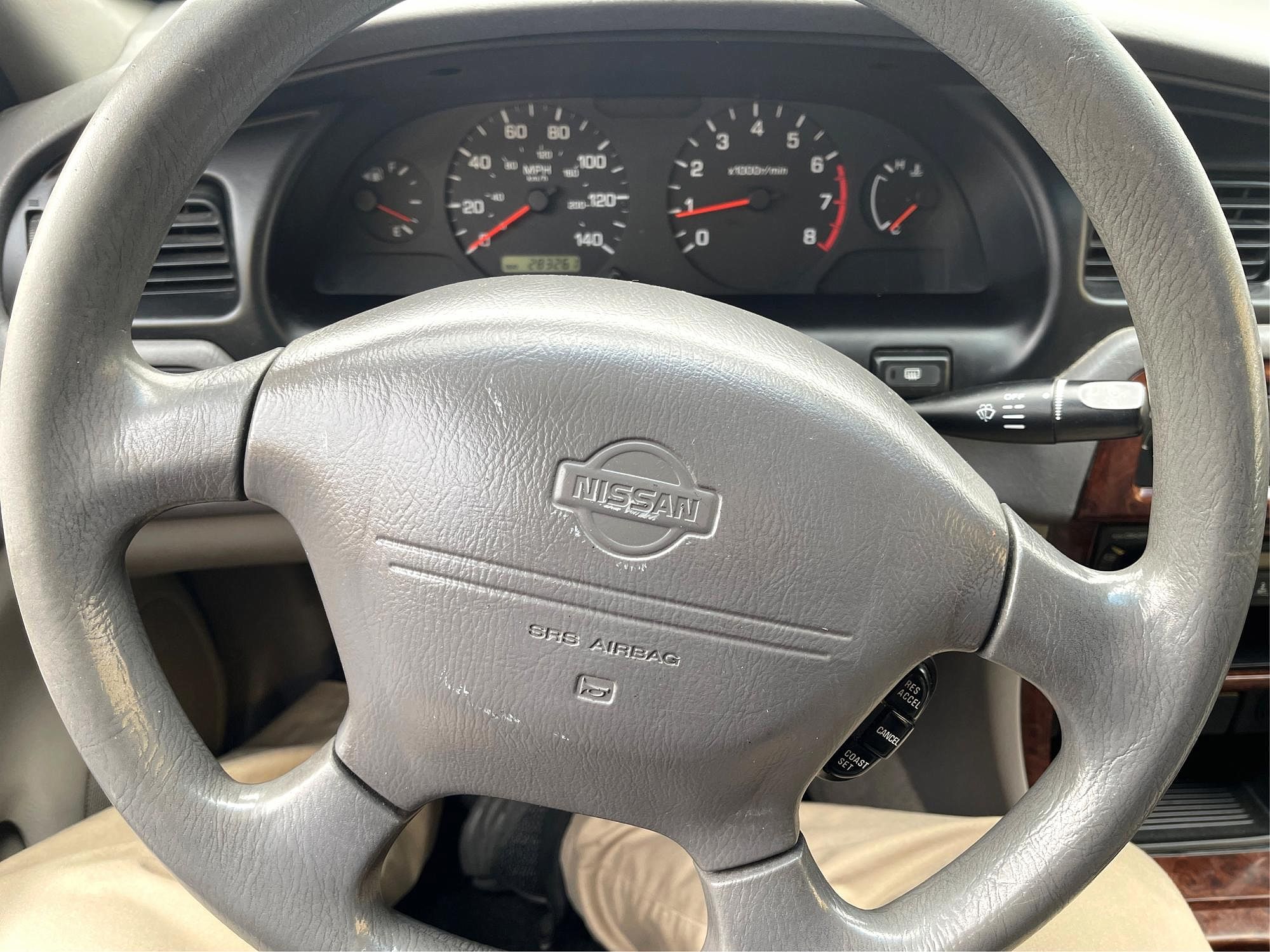2001 Nissan Altima GXE image 16