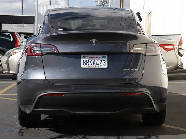 2020 Tesla Model Y Long Range image 4